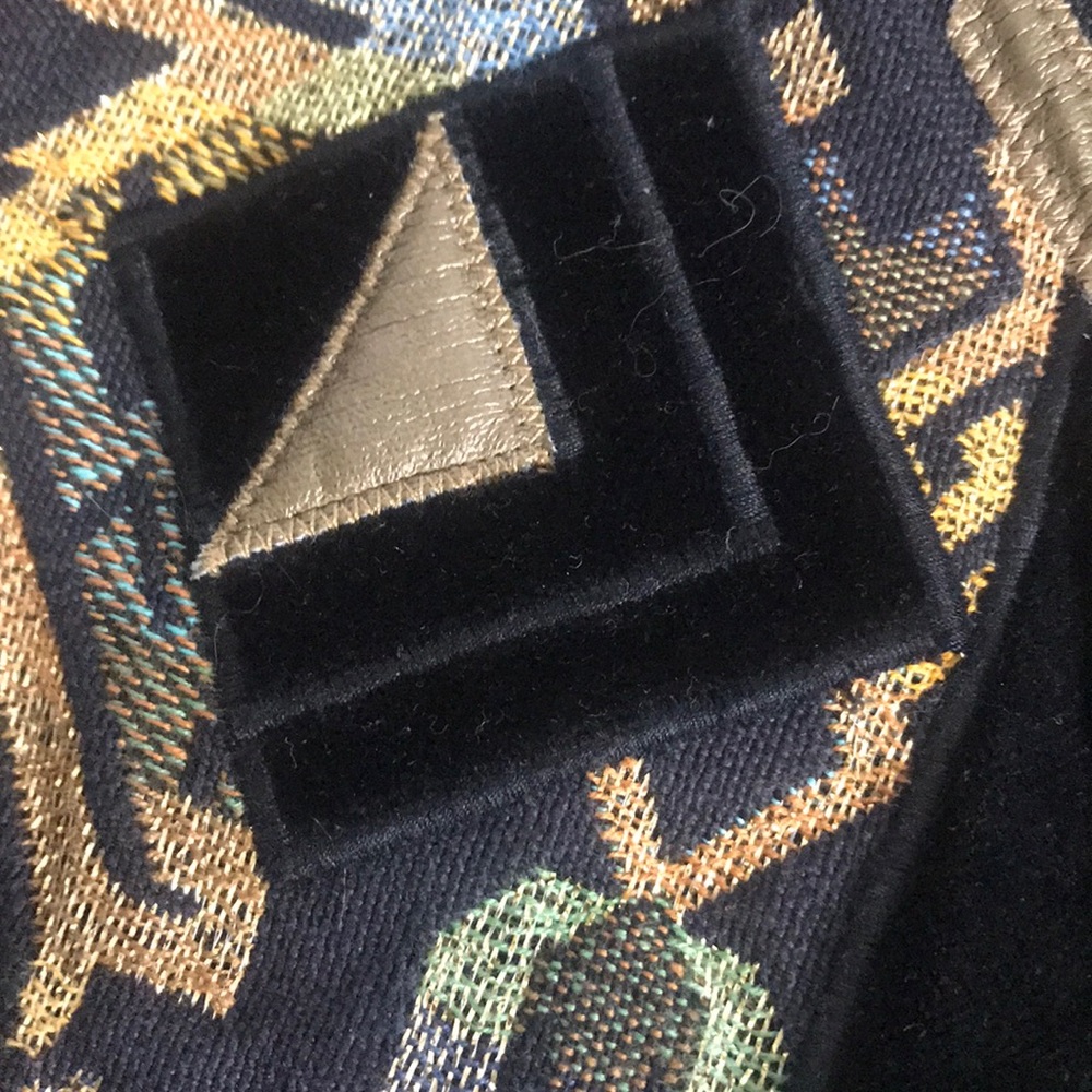 “TIB of MONTREAL ” VINTAGE Velvet Boho Ladies Jacket . - Picture 12 of 12
